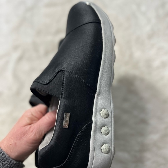 Therafit black Selina lite slip on sneaker womens size 10.5-11 - Picture 6 of 13